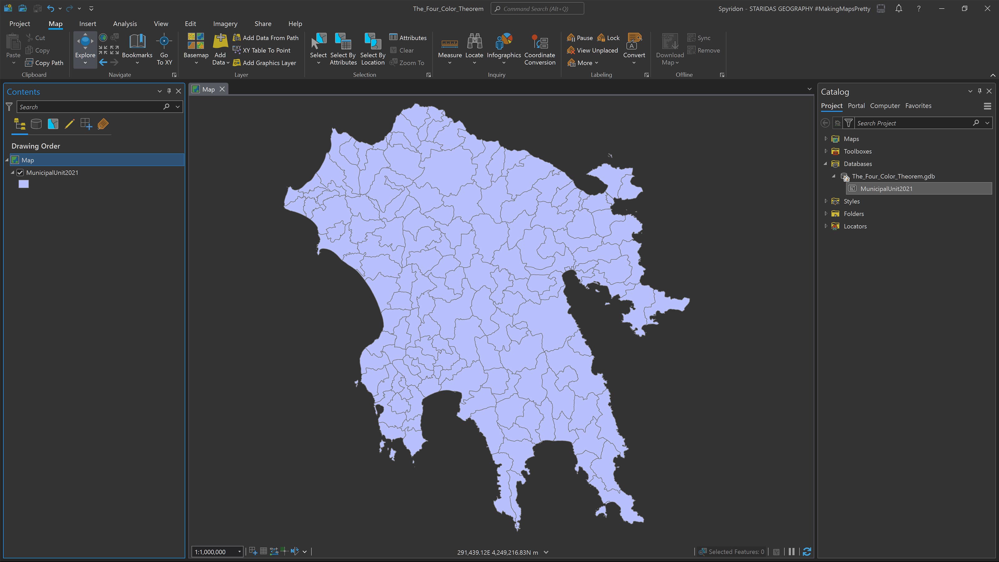 Matching the map’s base to the overall Pro’s interface in dark mode.